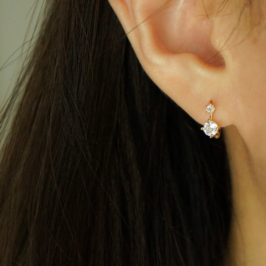 Xianna Huggie Earrings (Gold White)