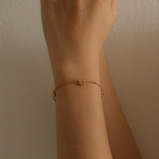 Treasure Heart Bracelet (Gold)
