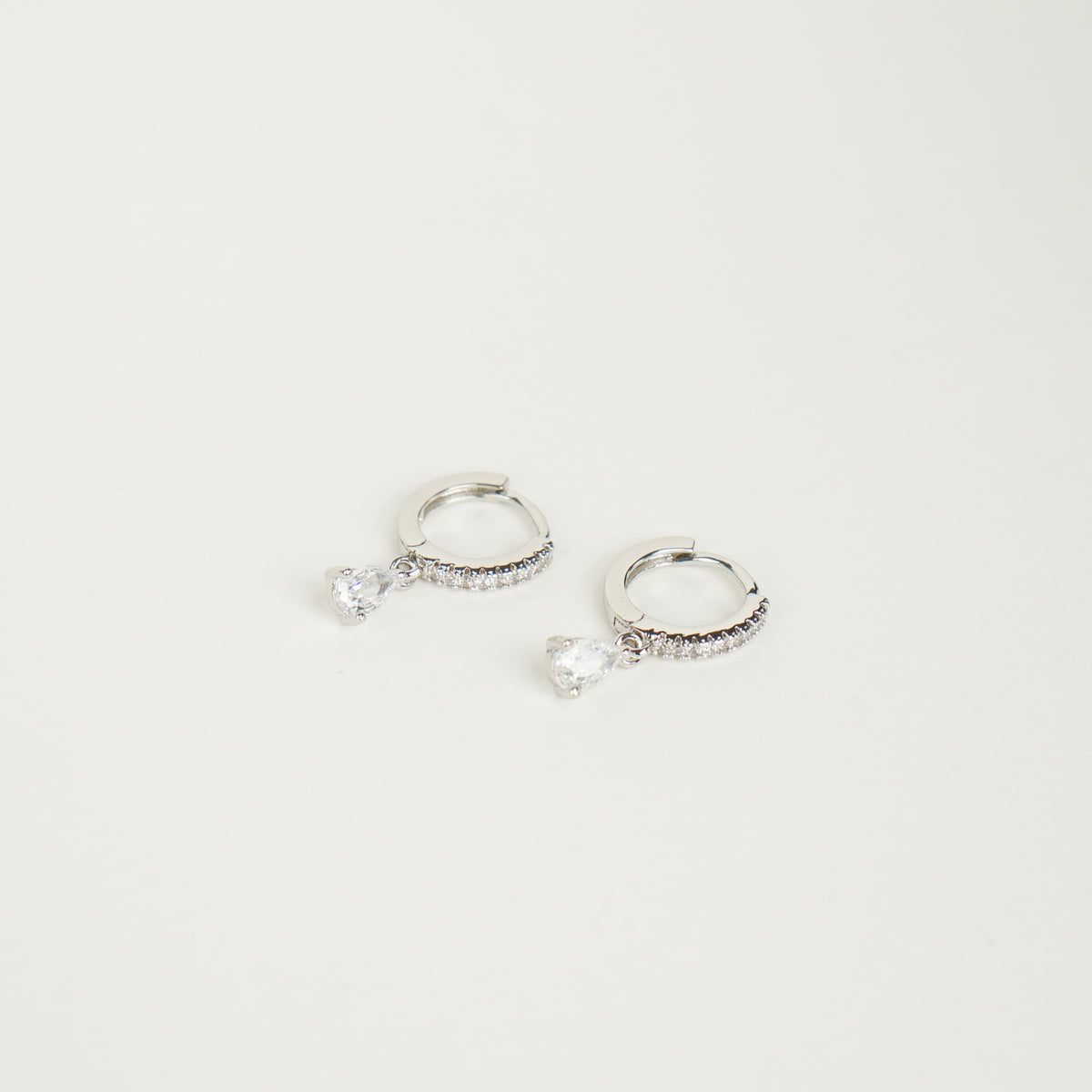Gentry Huggie Earrings (Silver White)