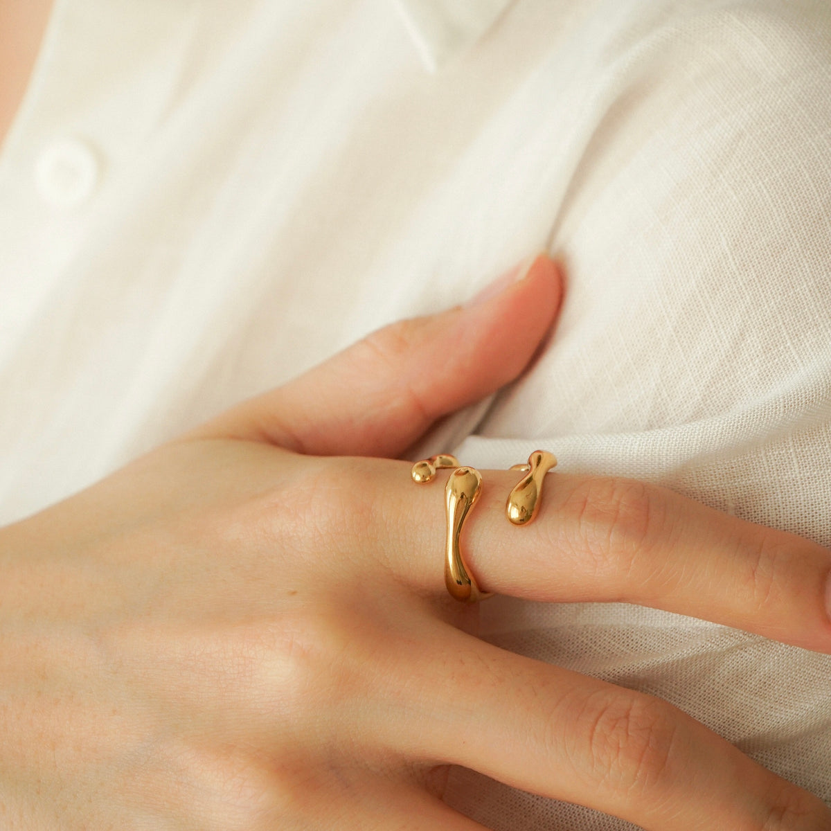 Zia Molten Claw Ring