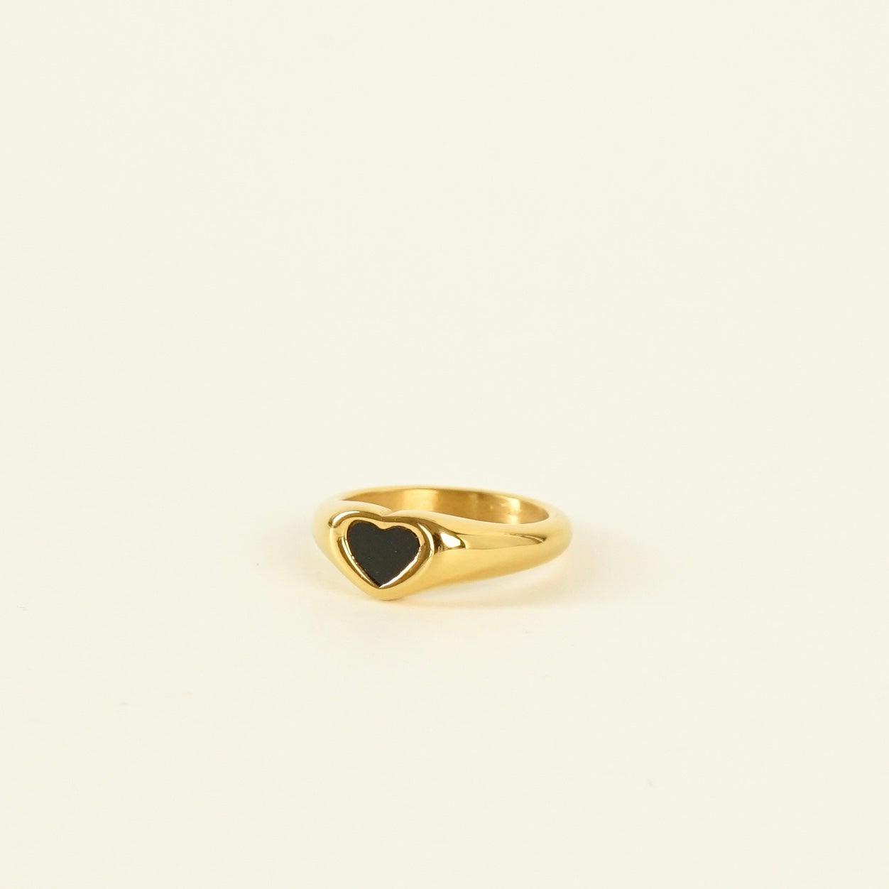Sevyn Heart Ring (Black)