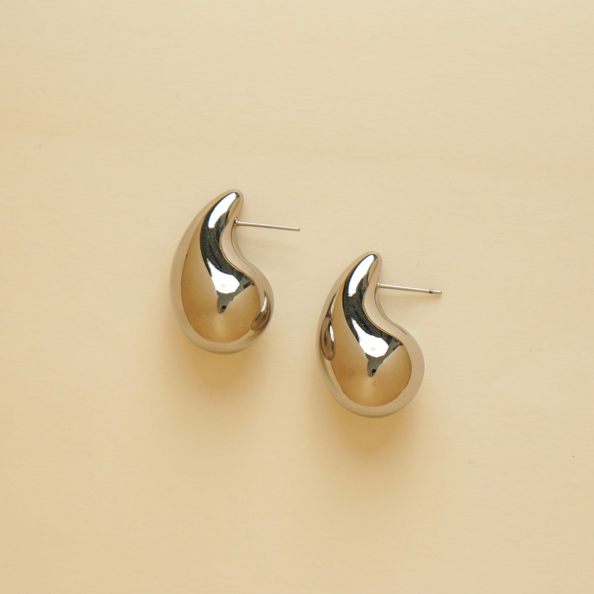 Lennon Water Drop Earrings (Silver)