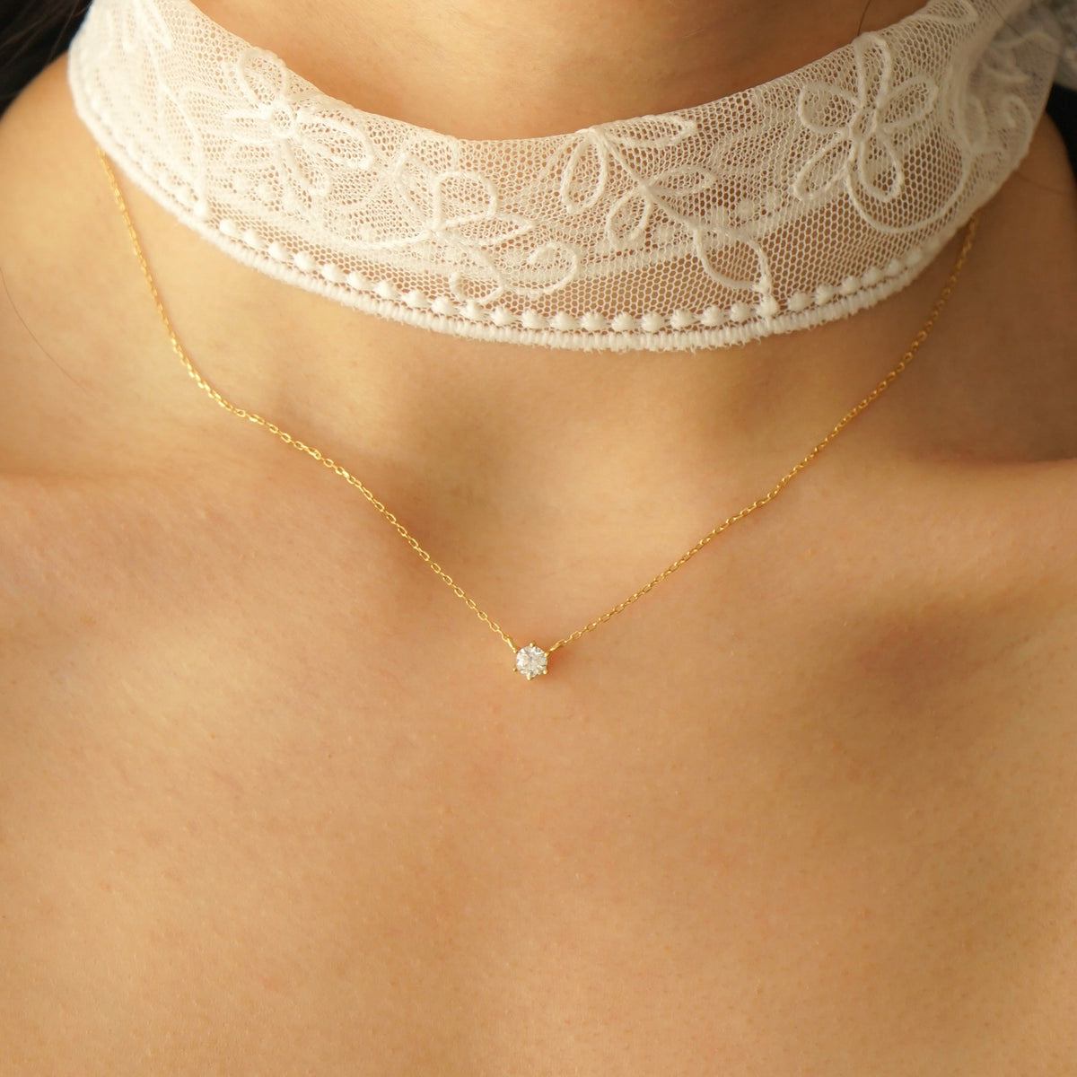 Iyanna Solitaire Necklace (Gold)