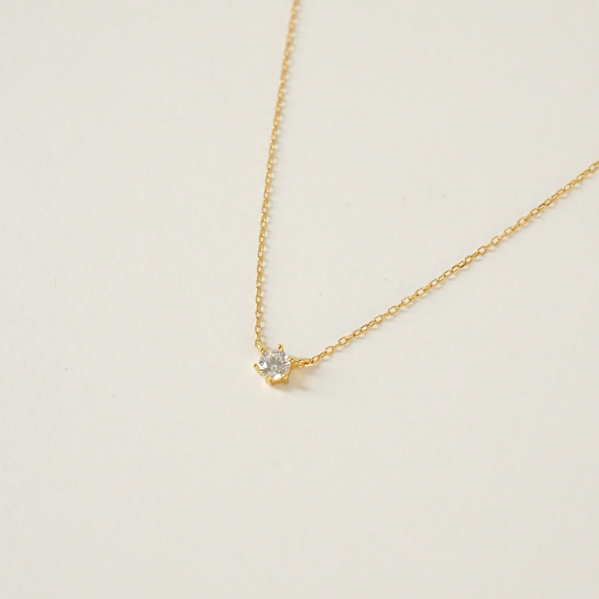 Iyanna Solitaire Necklace (Gold)
