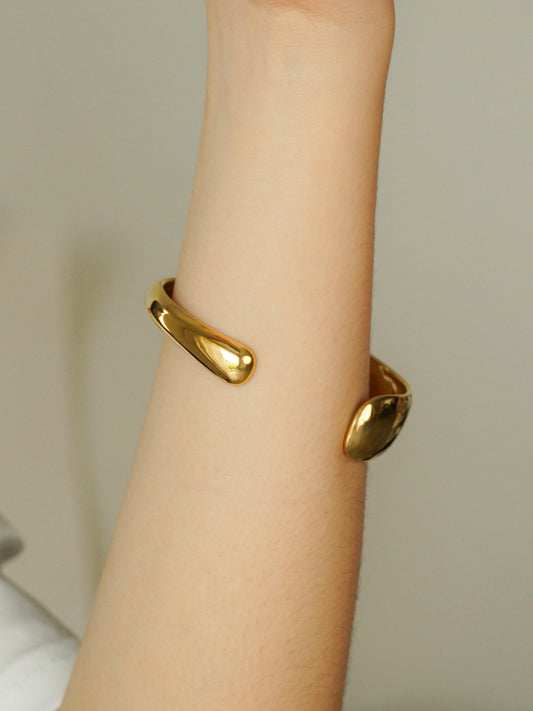 Malani Open Cuff Bangle (Gold)
