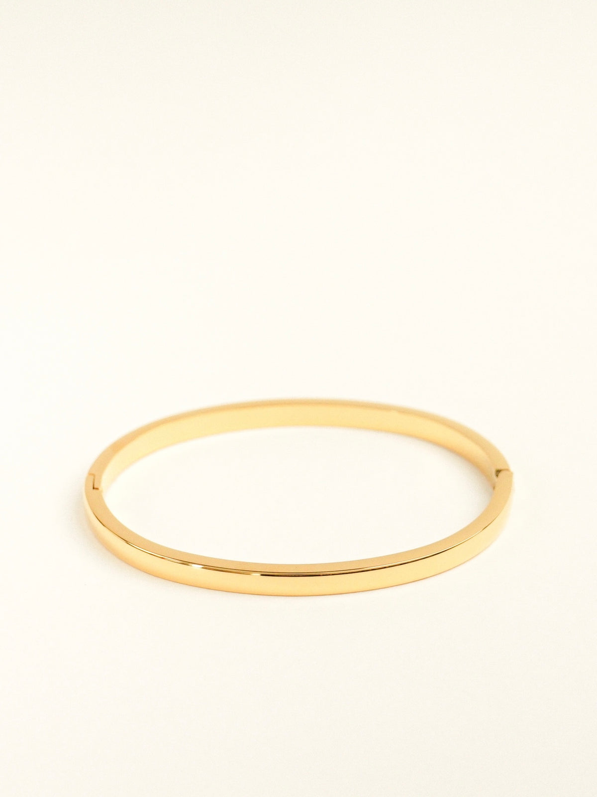Embrace Bangle (Gold)
