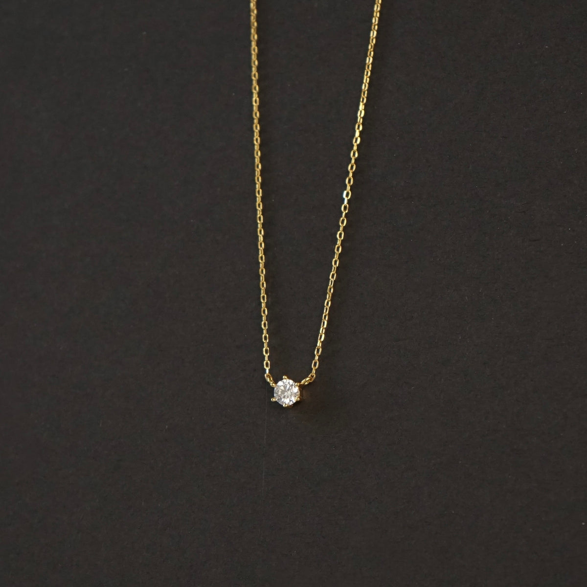 Iyanna Solitaire Necklace (Gold)
