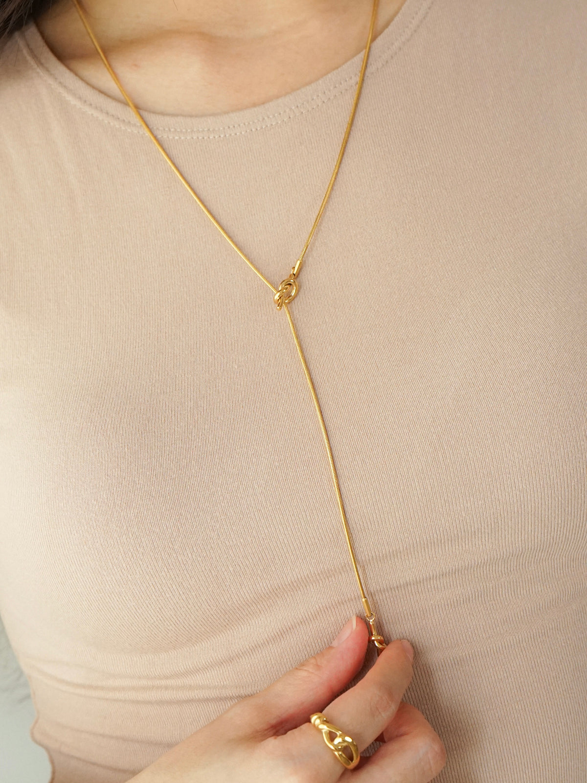 Odelia Knot Lariat Necklace (Gold)