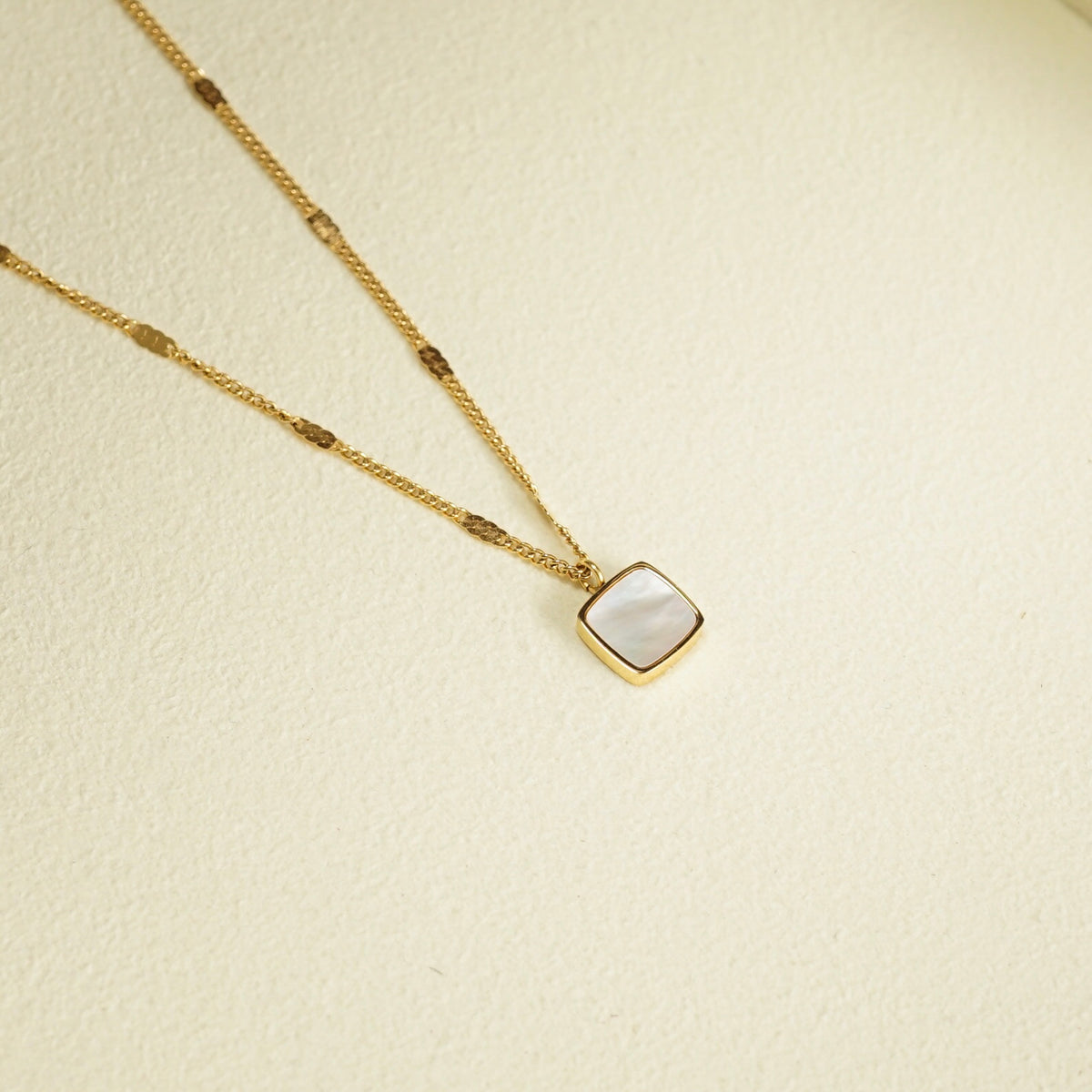 Cassie Mother of Pearl Necklace