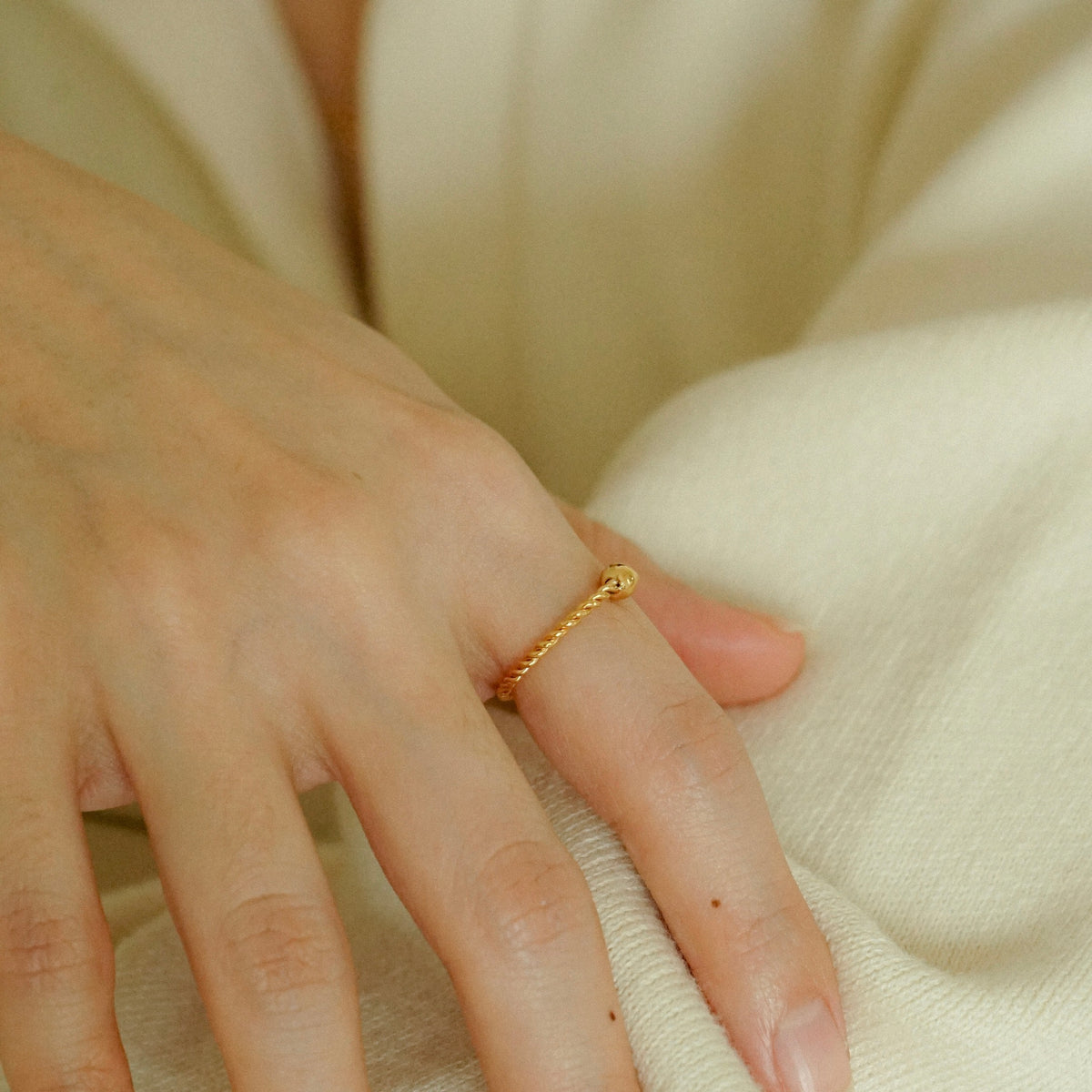 Gitty Twisted Ring