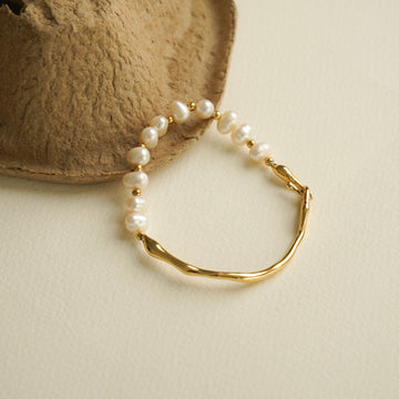 Whitney Pearl Bracelet (Gold)