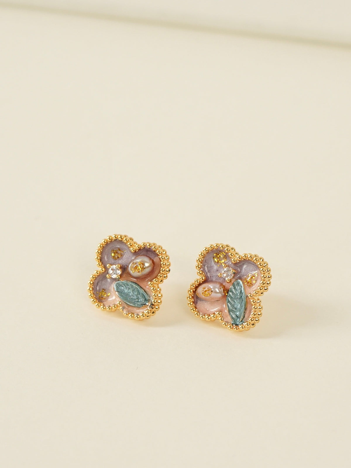 Elia Clover Stud Earrings (Pink Purple)