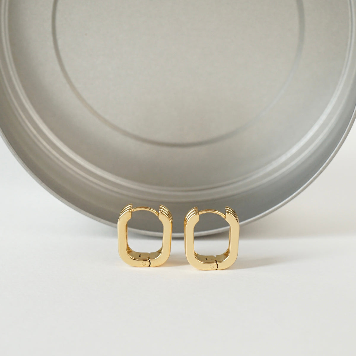 Kenna Square Hoop Earrings (Gold)
