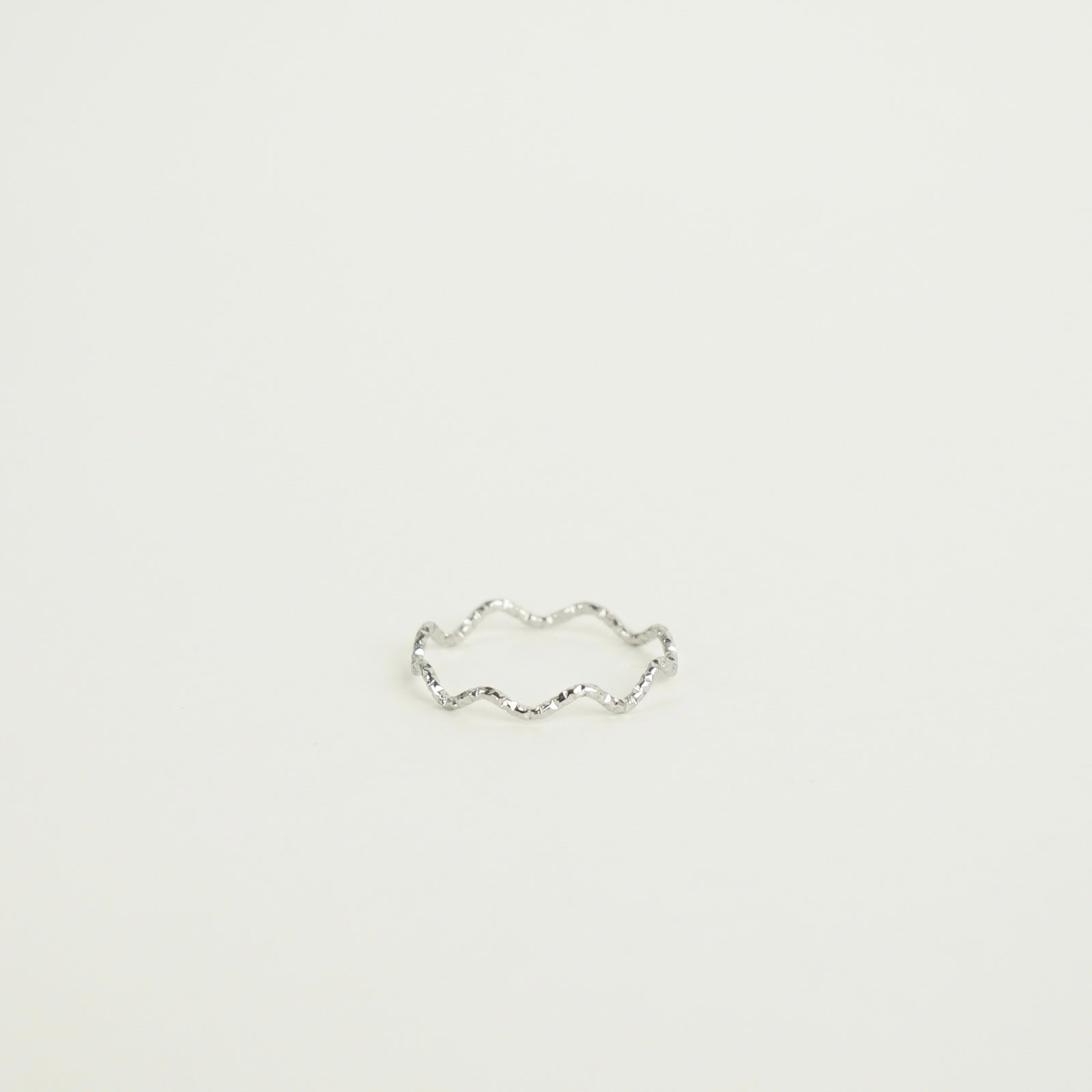 Jamie Textured Wavy Ring (Silver)