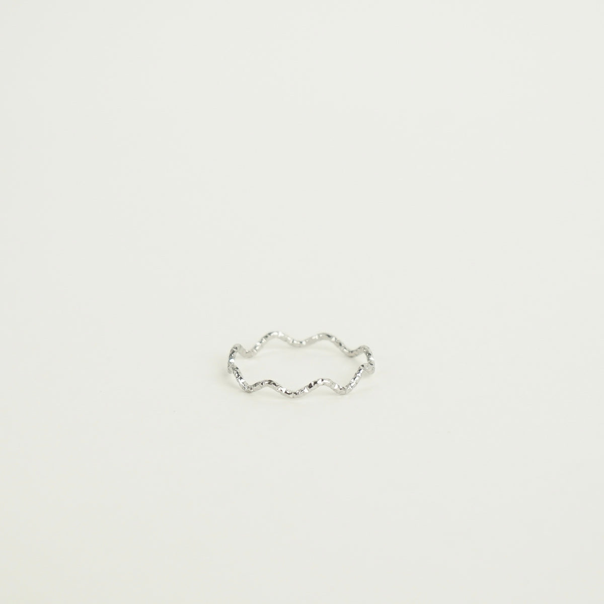 Jamie Textured Wavy Ring (Silver)