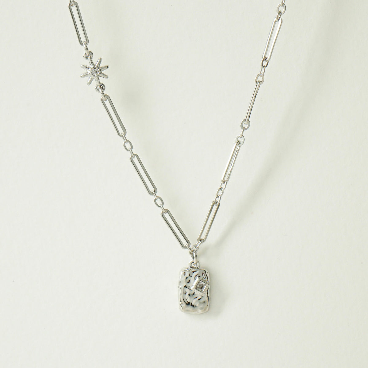 Nala Star Chain Link Necklace (Silver)