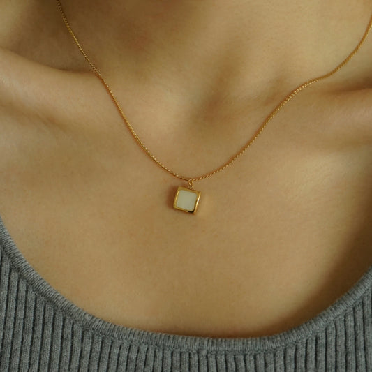 Eve Pearl Necklace