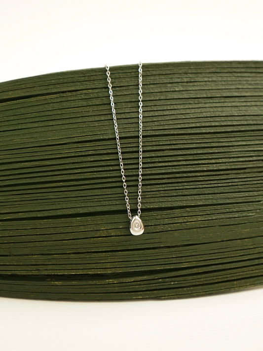 Whitlee Dainty Teardrop Necklace (Silver)
