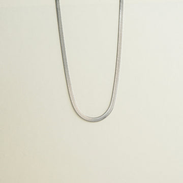 Marley Herringbone Chain Necklace (Silver)