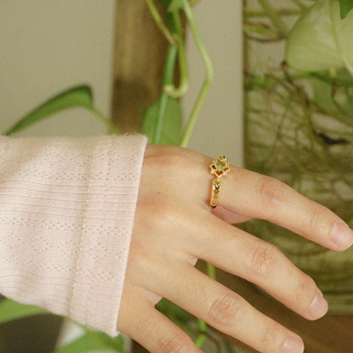 Quinnie Adjustable Ring (Olive Green)