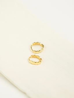 Julietta Hexagon Huggie Earrings (Gold)