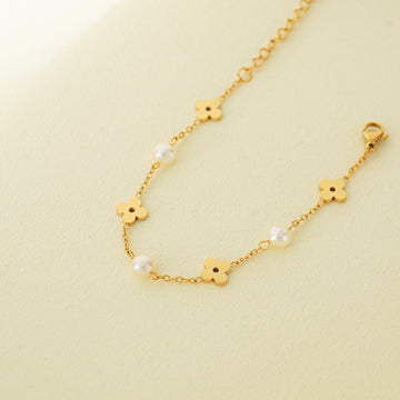 Jessie Flower Pearl Bracelet