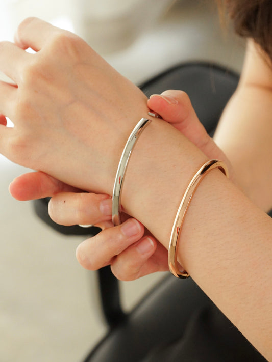 Embrace Bangle (Rose Gold)