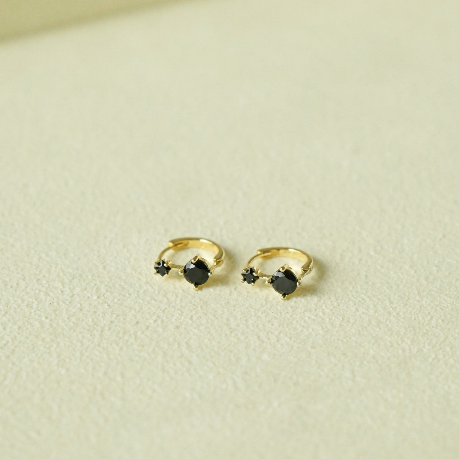 Xianna Huggie Earrings (Gold Black)