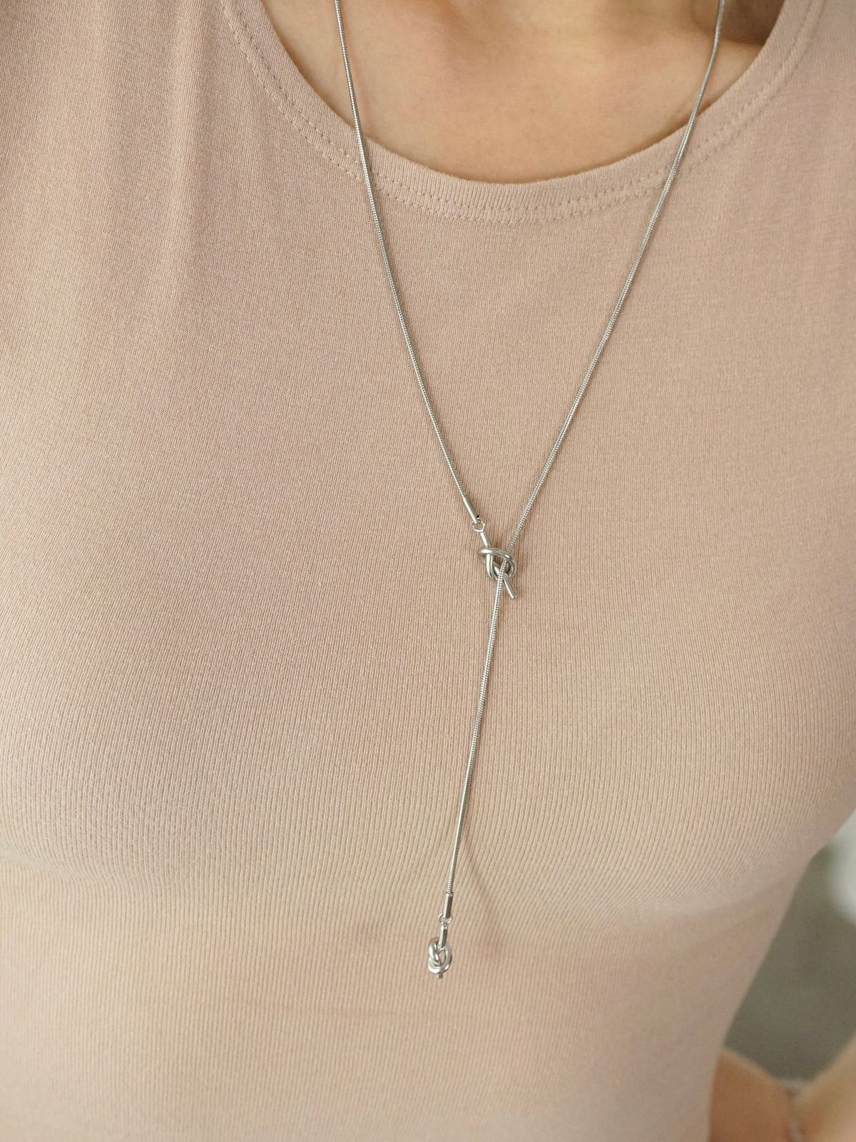 Odelia Knot Lariat Necklace (Silver)