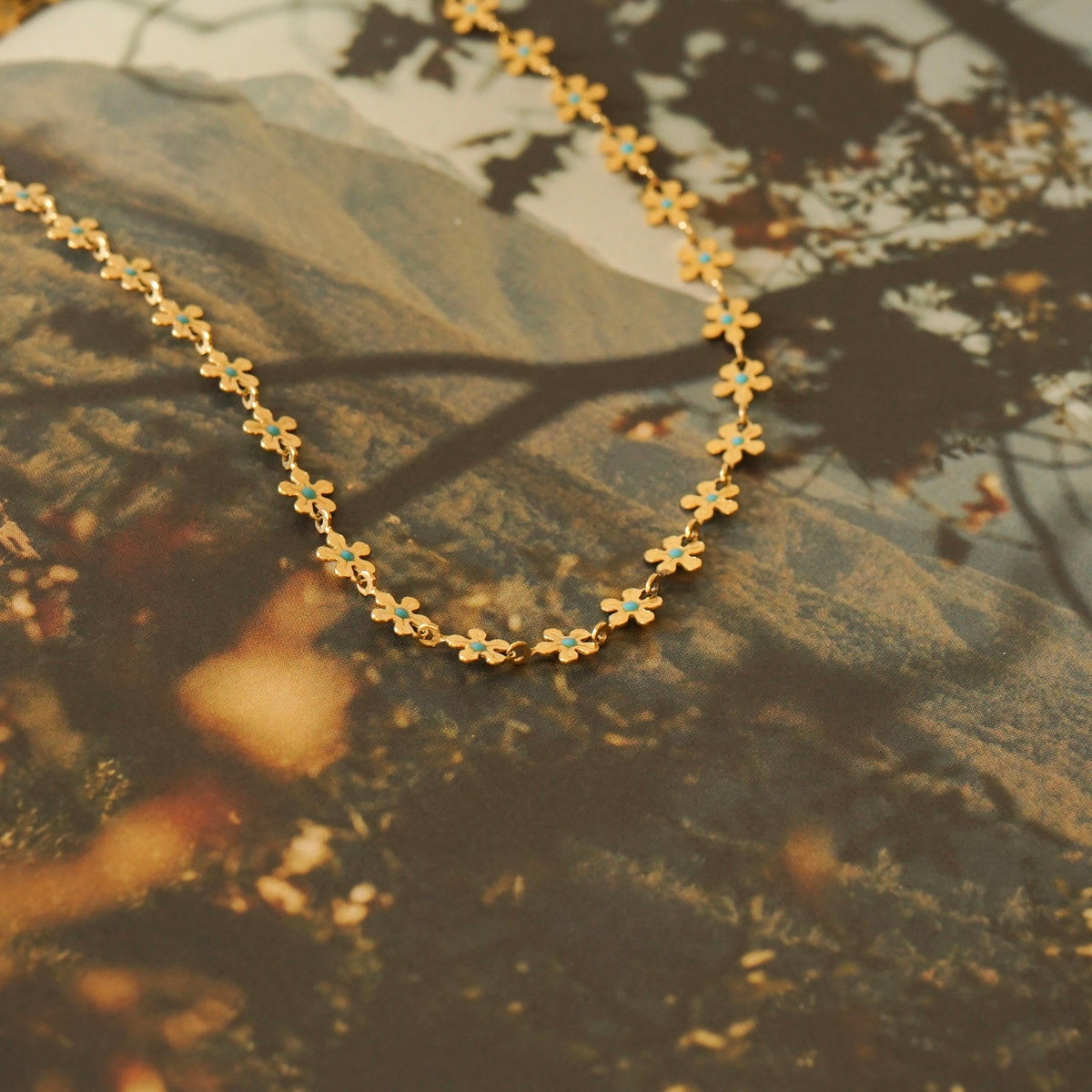 Vida Flower Necklace
