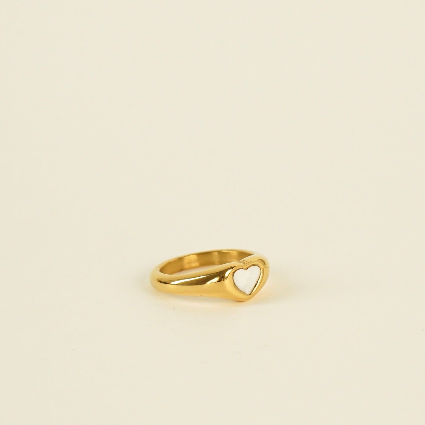 Sevyn Heart Ring (White)