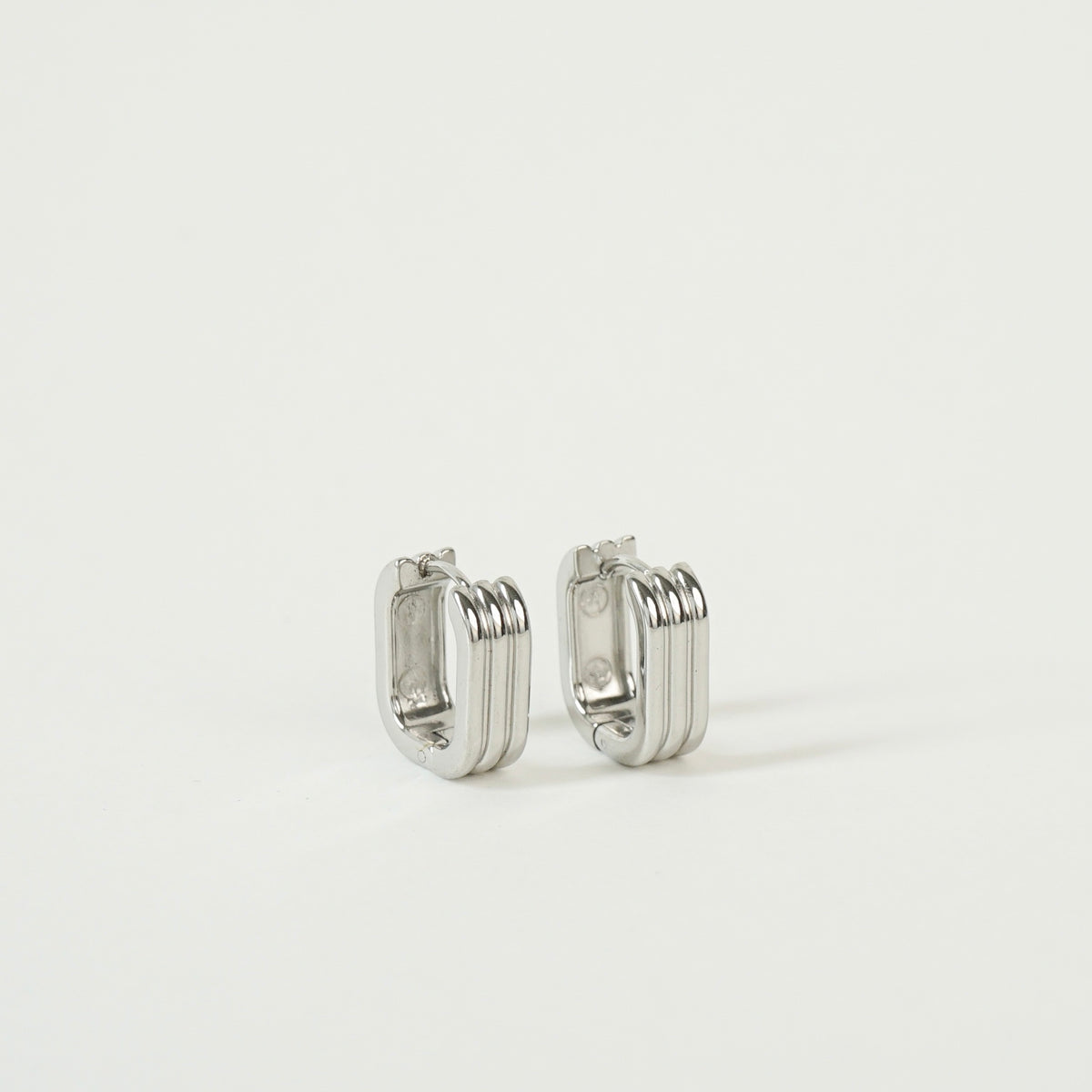 Kenna Square Hoop Earrings (Silver)