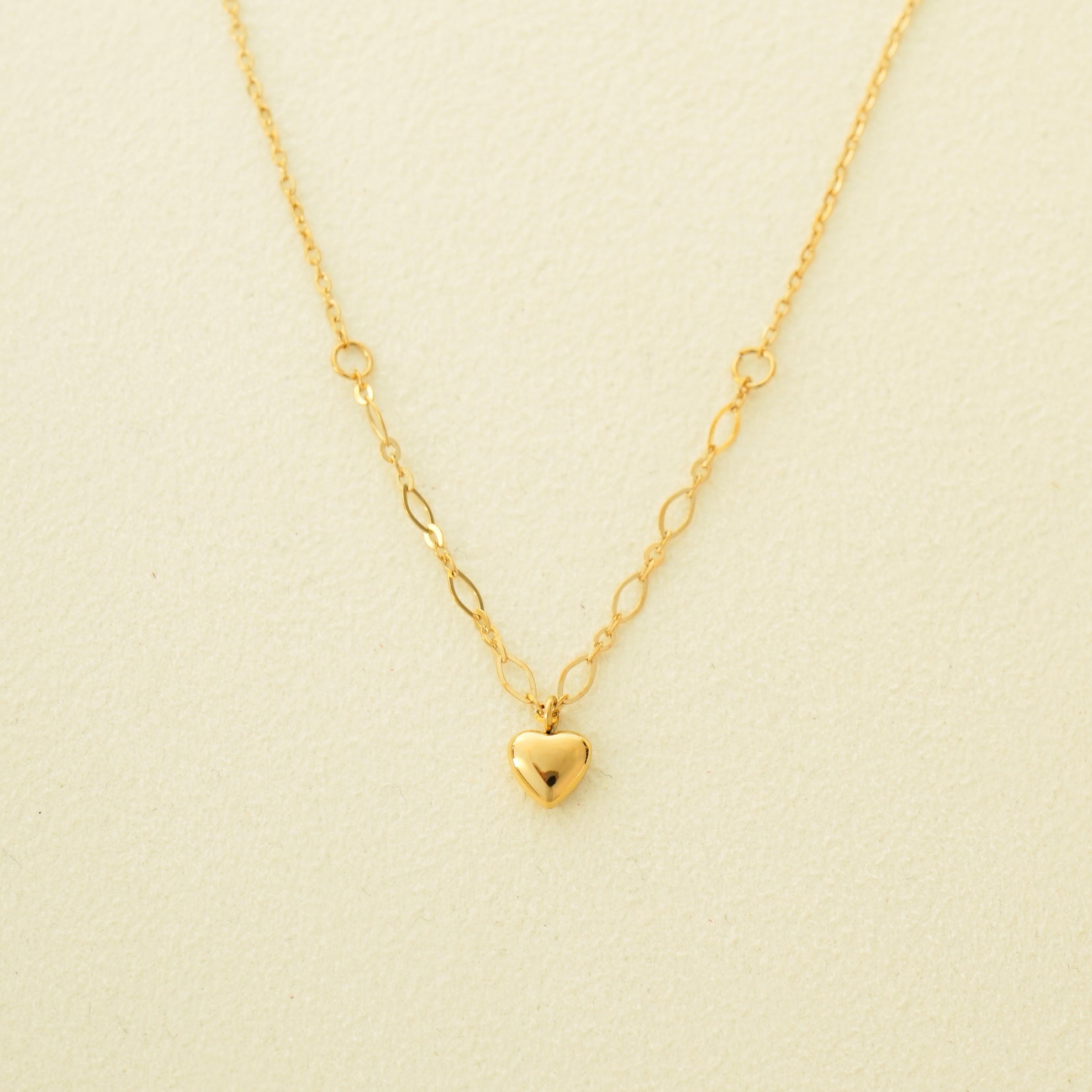 Quentin Tiny Heart Necklace