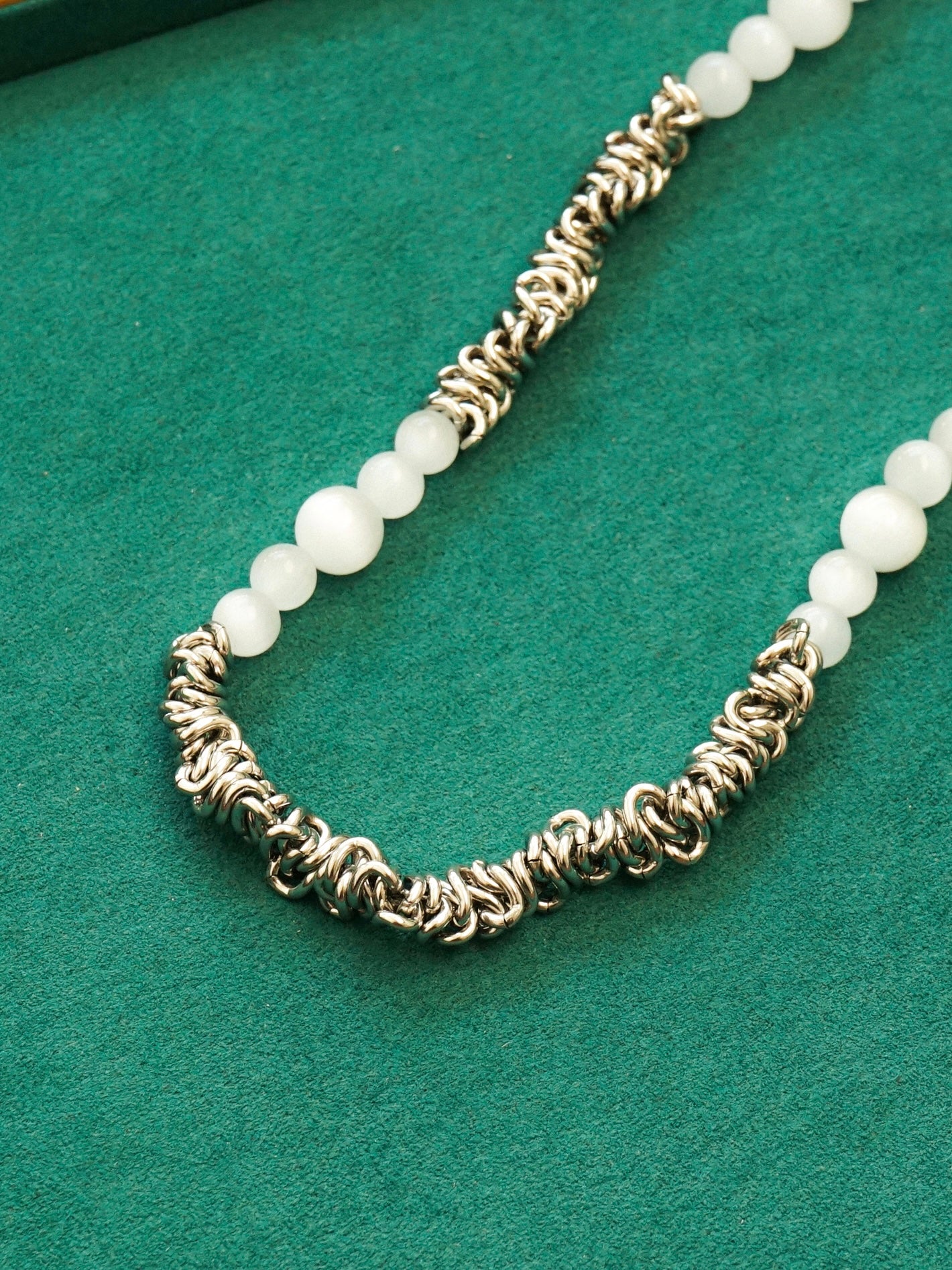 Vance Twisted Chain Beaded Necklace