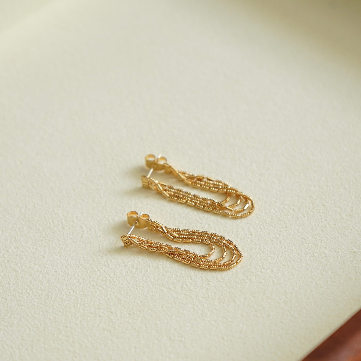 Rosa Dangling Chain Earrings (Gold)