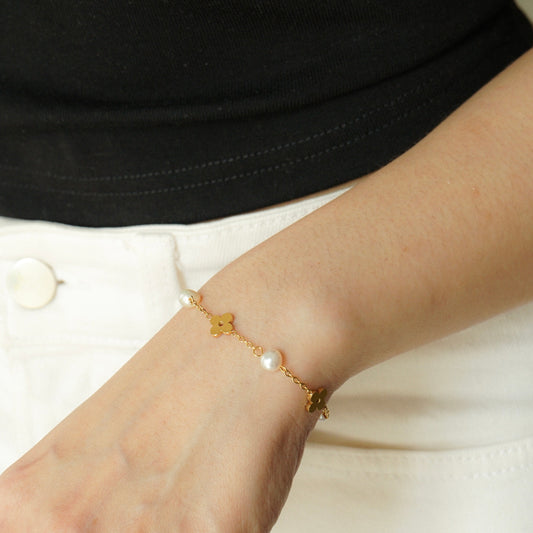 Jessie Flower Pearl Bracelet