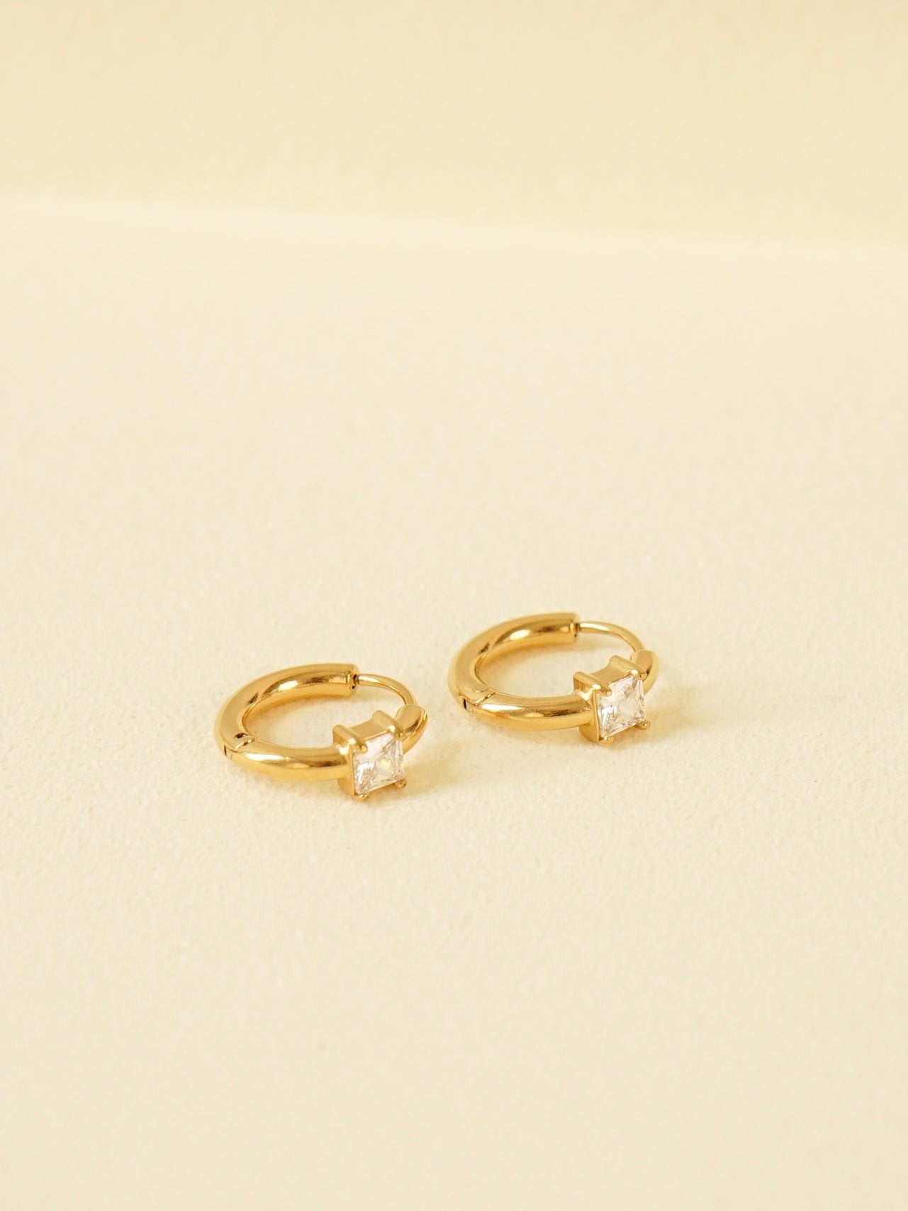 Violetta Cube Huggie Earrings