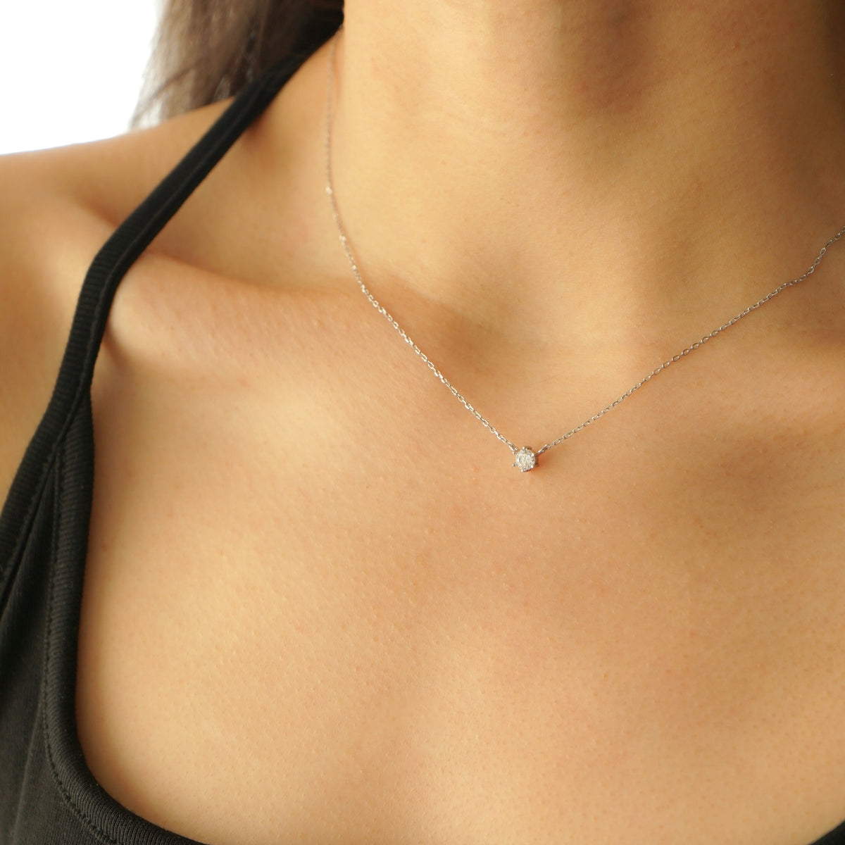 Iyanna Solitaire Necklace (Silver)