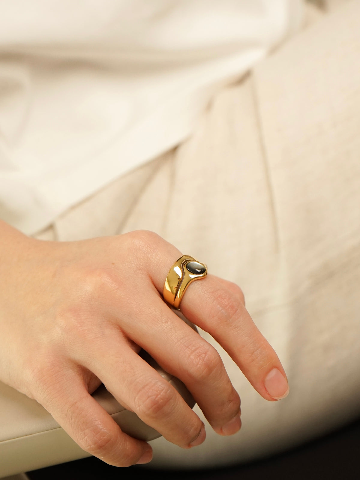 Georgie Mother of Pearl Ring (Black)