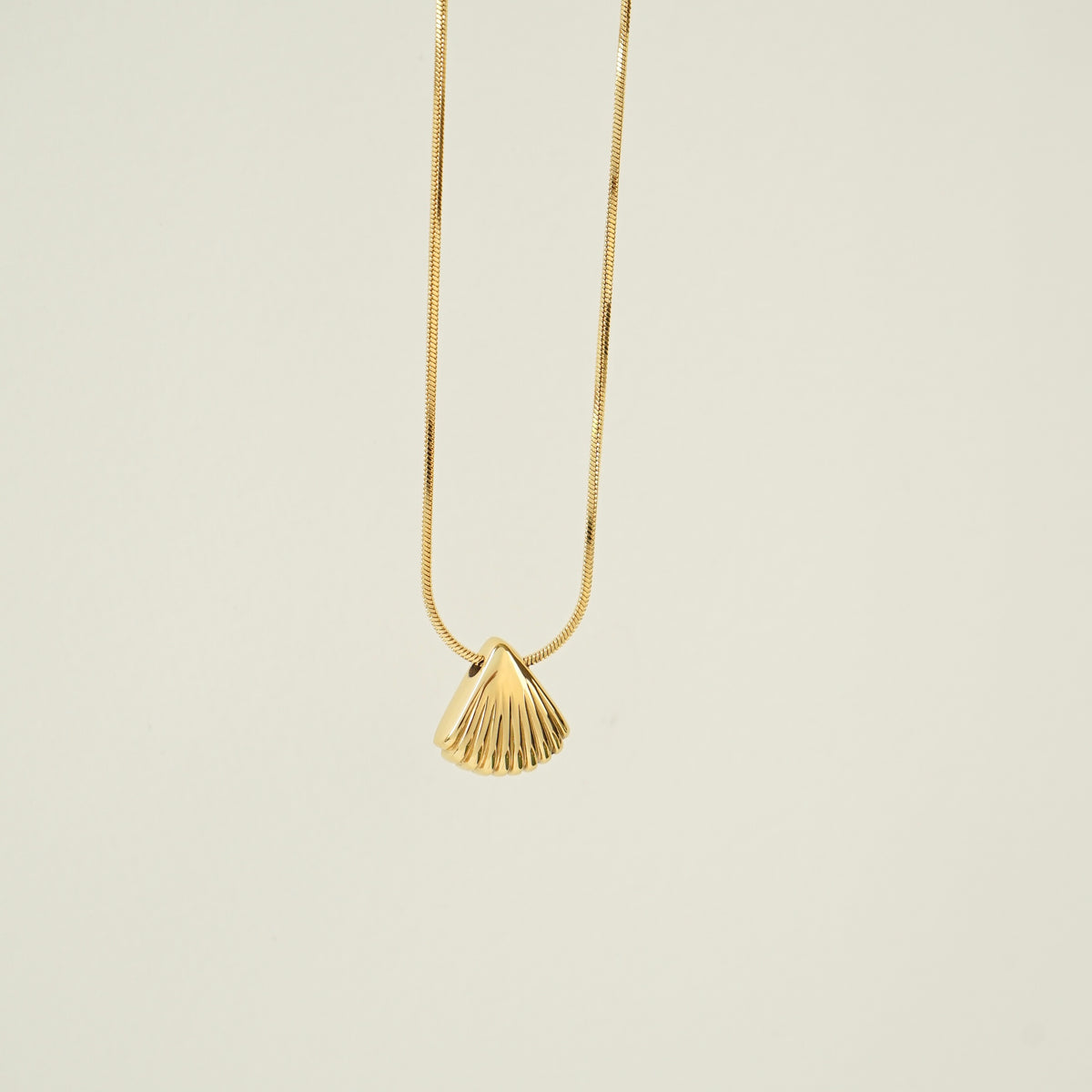 Chana Seashell Necklace (Gold)