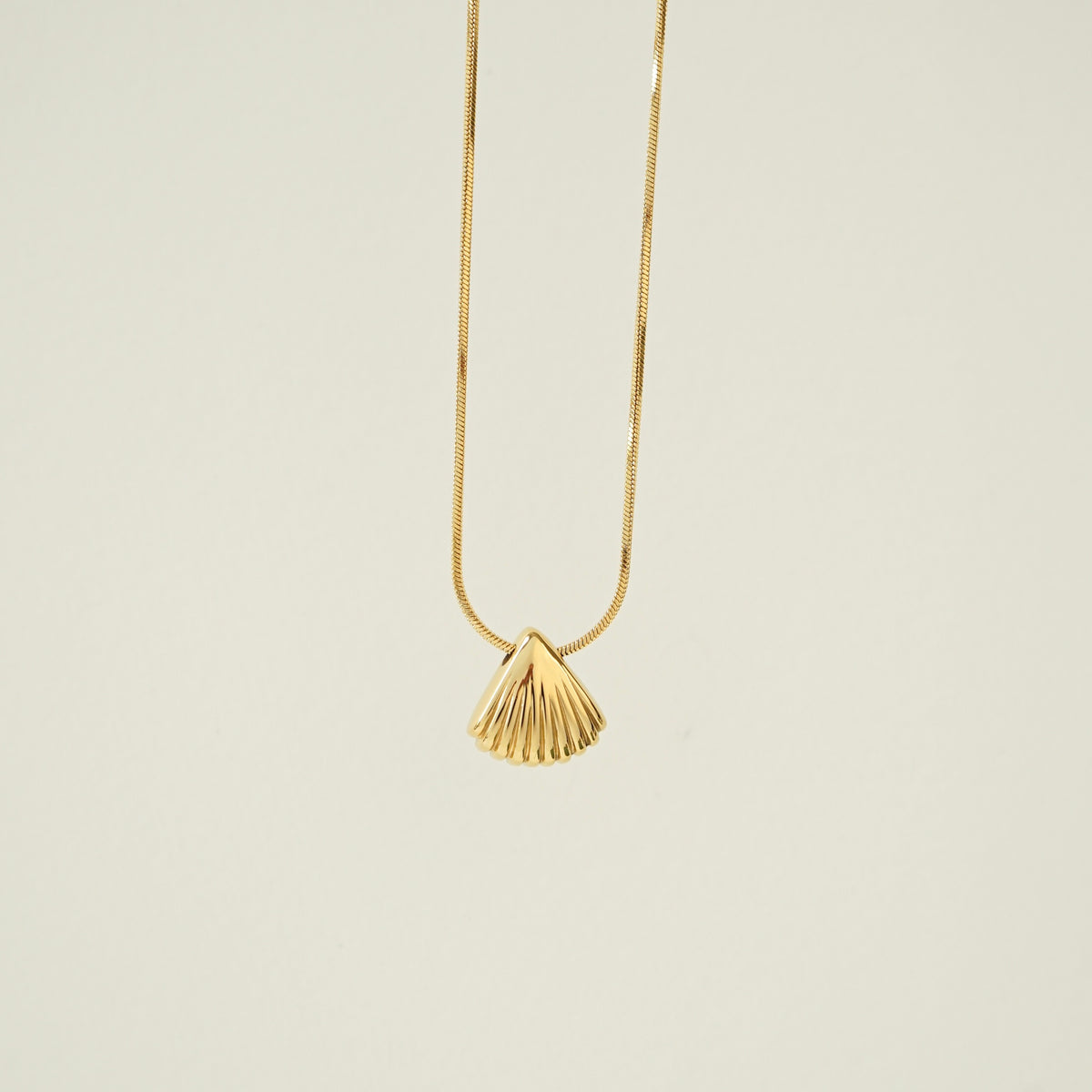 Chana Seashell Necklace (Gold)