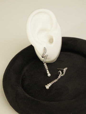 Fia Pearl Drop Earrings