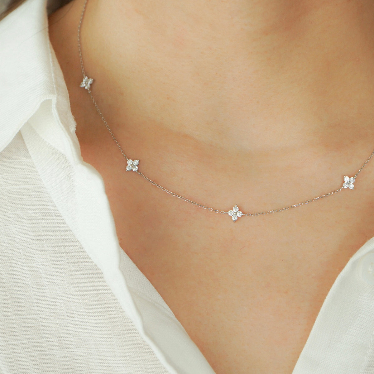 Hailee Clover Necklace (Silver)