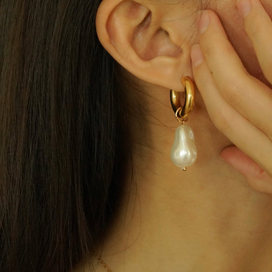 Quinzel Pearl Huggie Earrings