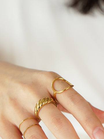Leyla Oval Ring (Gold)