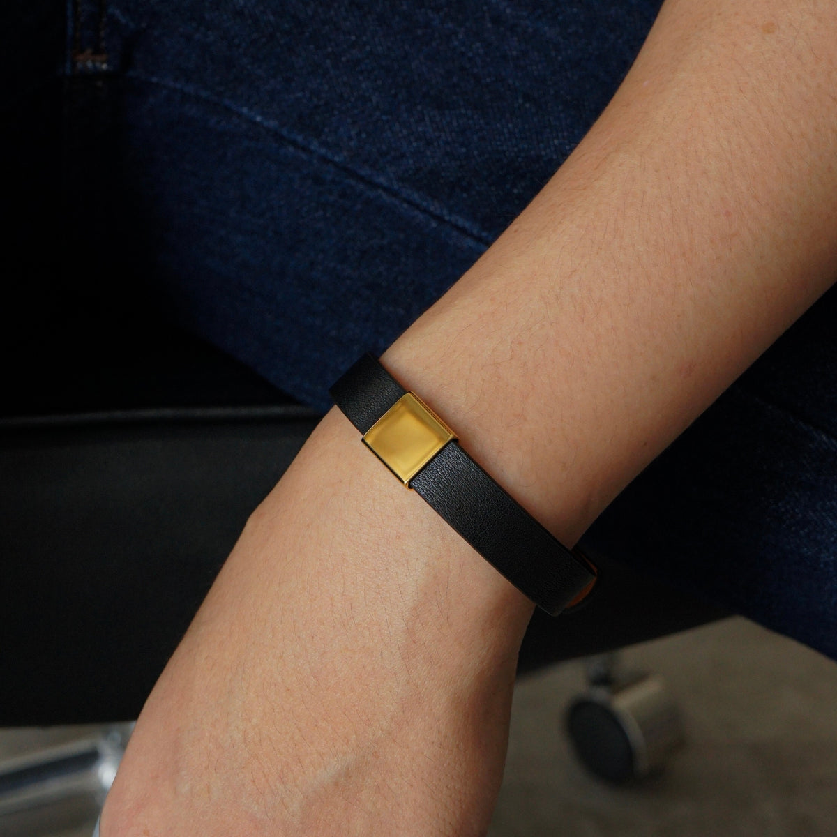 Koa Leather Strap Bracelet (Black Gold)