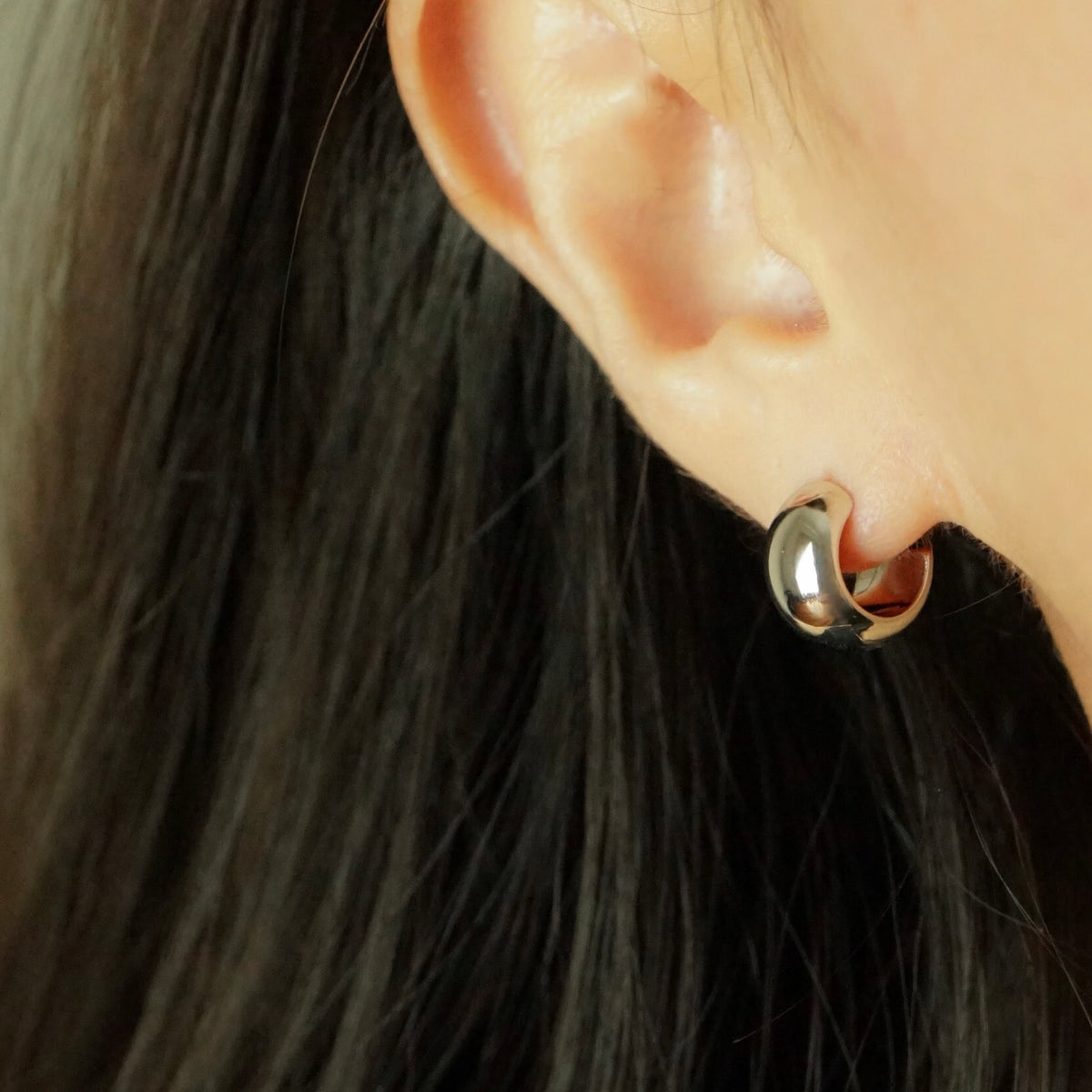 Yana C Hoop Earrings (Silver)
