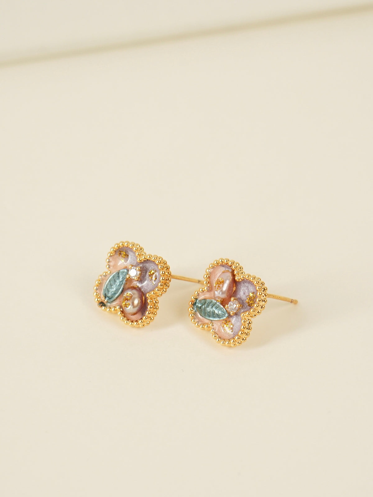 Elia Clover Stud Earrings (Pink Purple)
