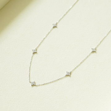 Hailee Clover Necklace (Silver)
