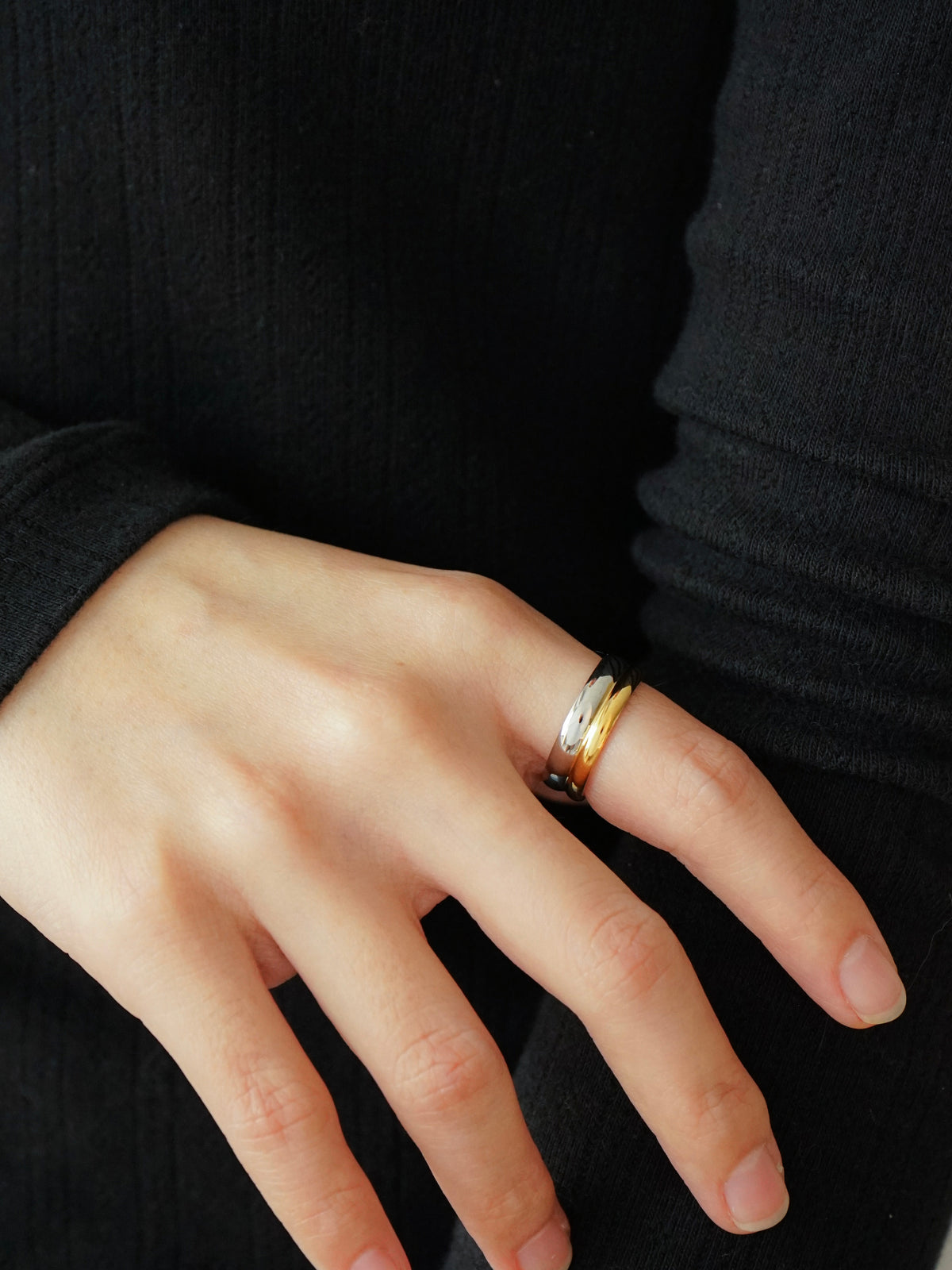 Vaeda Duo Tone Band Ring